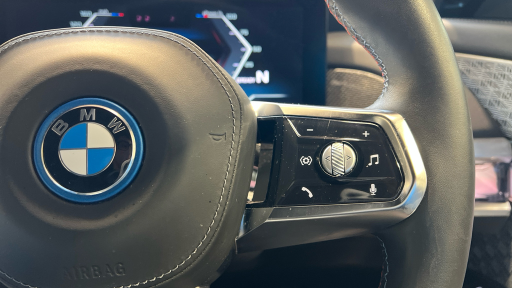 BMW i7 Excellence Black #18