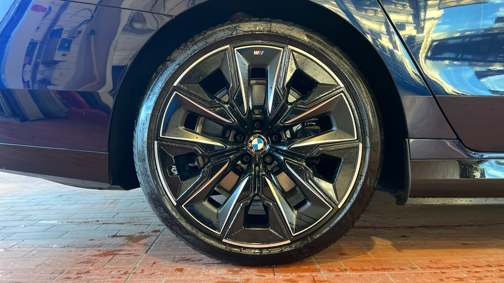 BMW i7 Excellence Black #14