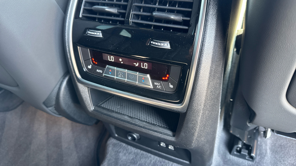 BMW XM Xm 50E Blue #29