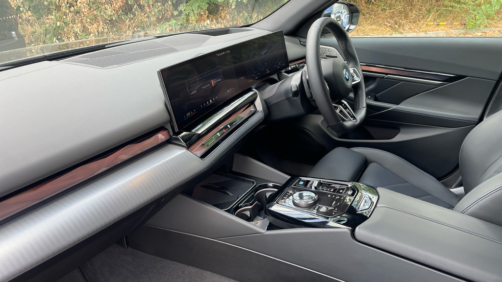 BMW i5 M Sport Grey #7