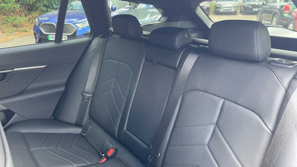 BMW i5 M Sport Grey #12