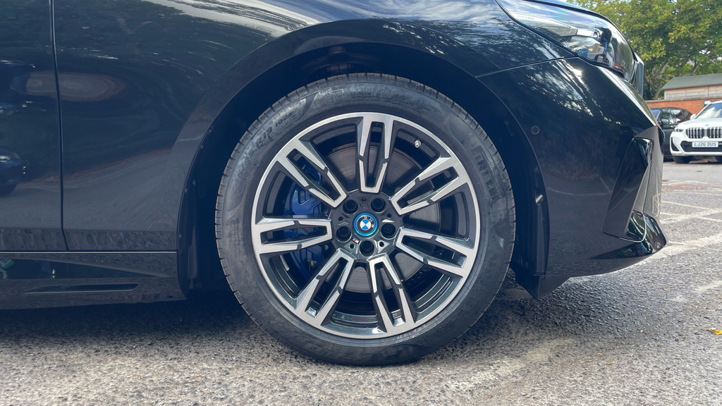 BMW i5 M Sport Grey #14