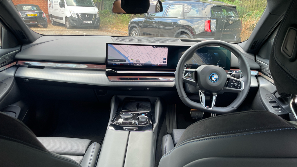 BMW i5 M Sport Grey #4