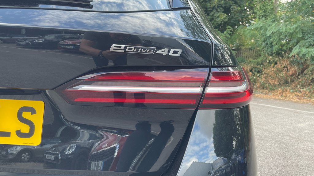 BMW i5 M Sport Grey #22