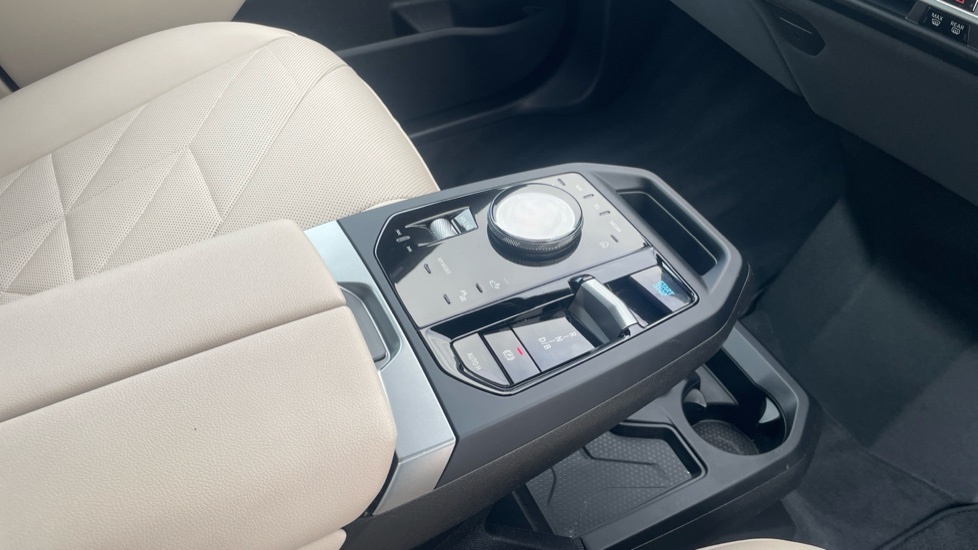 BMW iX Ix Xdrive40 M Sport White #10