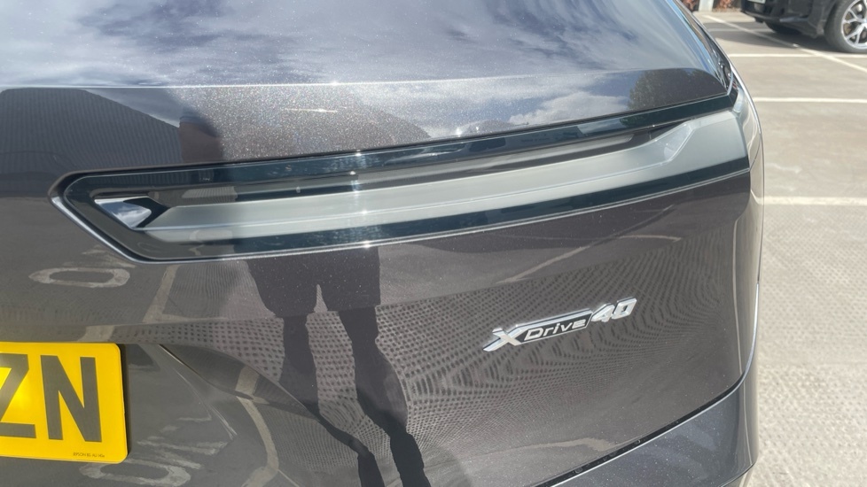 BMW iX Ix Xdrive40 M Sport White #21