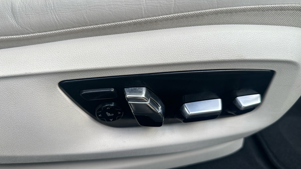 BMW 5 Series 530E M Sport Grey #28