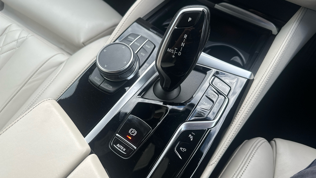 BMW 5 Series 530E M Sport Grey #10