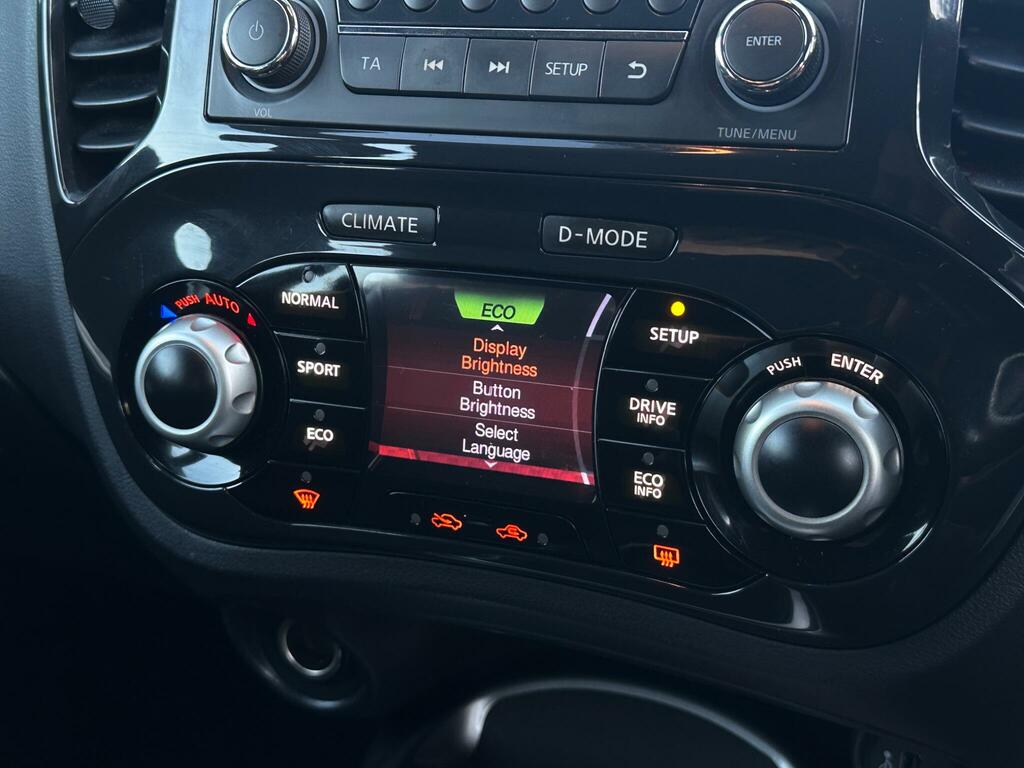 Nissan Juke White #22
