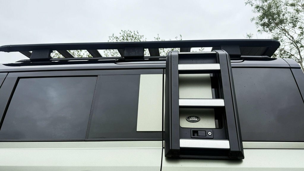 Land Rover Defender 110 Defender Se D Blue #16