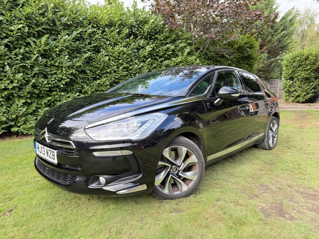 Citroen DS5 Hatchback 2.0 Hdi Dstyle 2013 Black #3