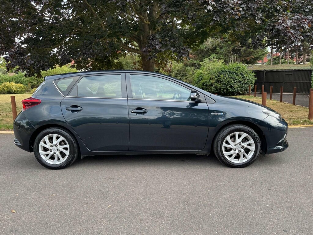 Toyota Auris Excel Black #9