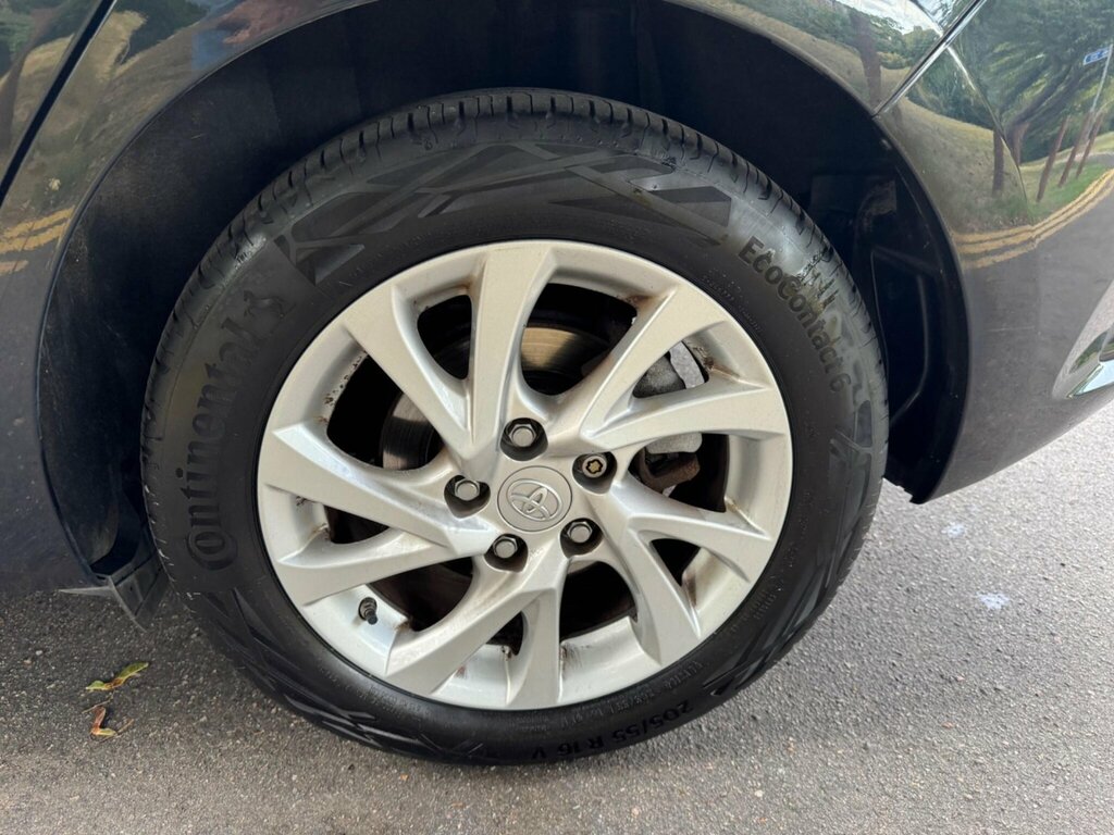Toyota Auris Excel Black #36
