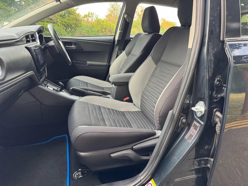 Toyota Auris Excel Black #44