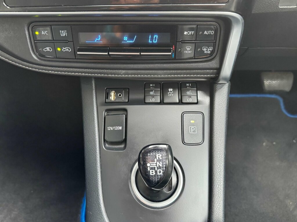 Toyota Auris Excel Black #12
