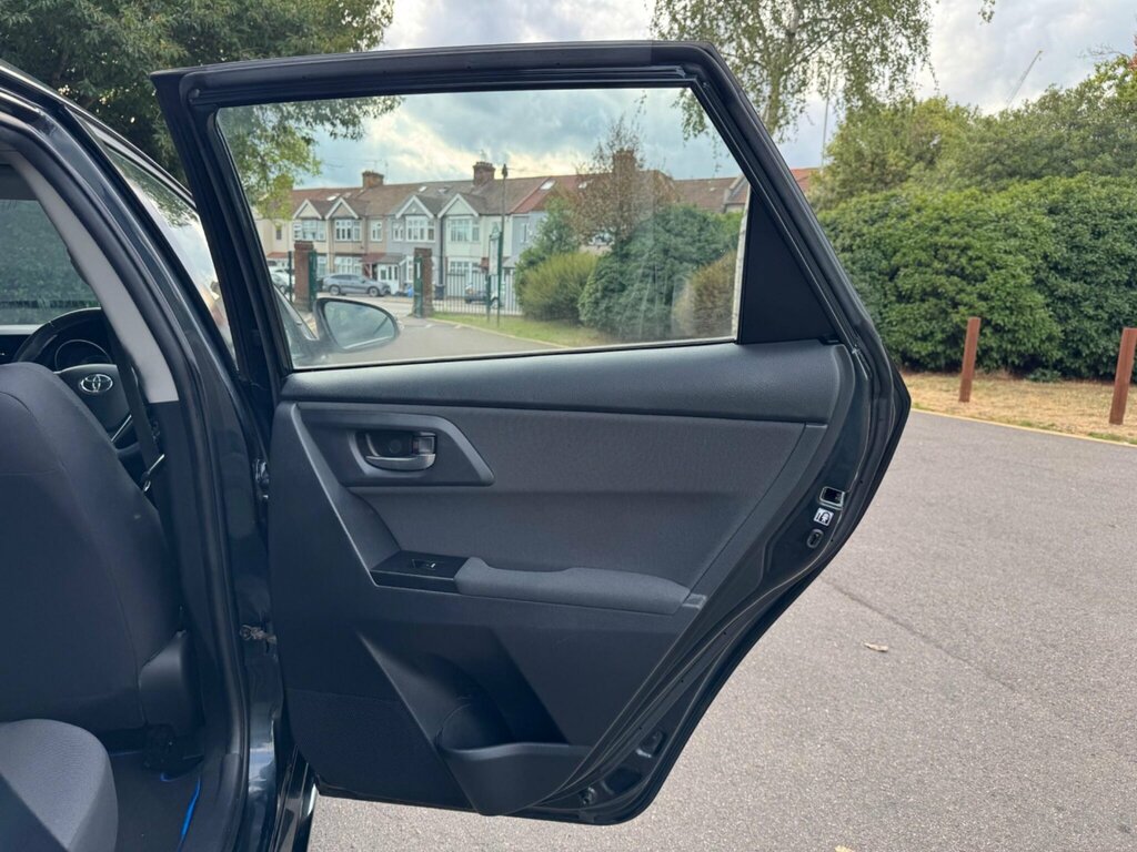 Toyota Auris Excel Black #31