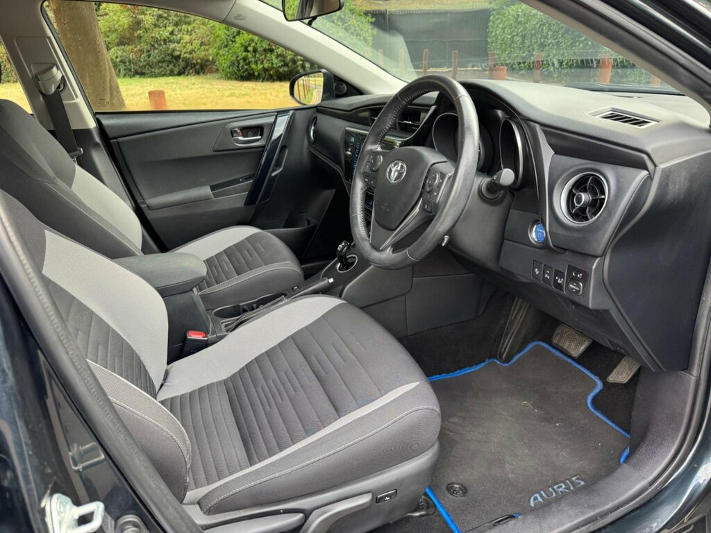 Toyota Auris Excel Black #15