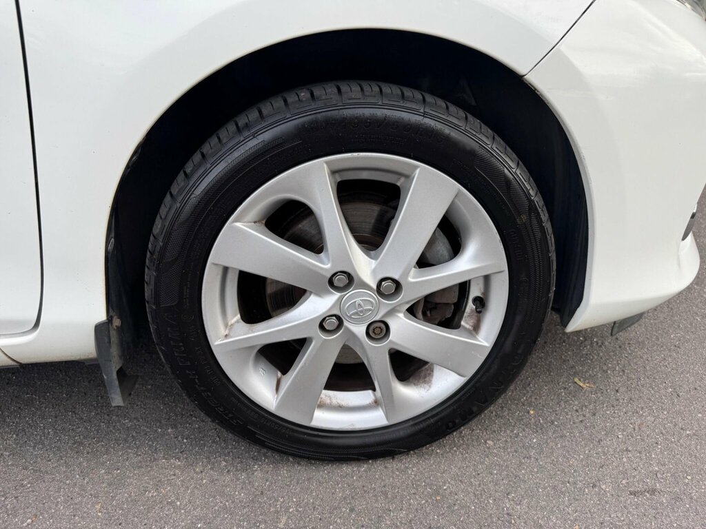 Toyota Yaris Hatchback White #33