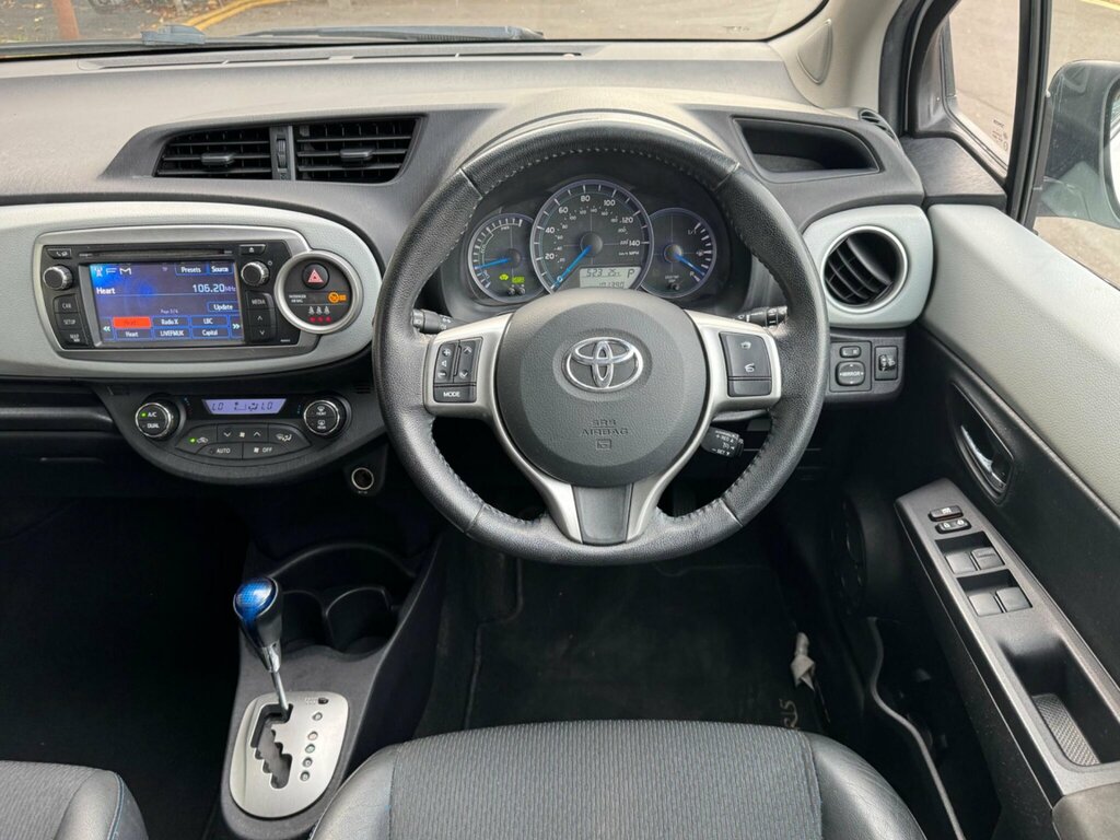 Toyota Yaris Hatchback White #50