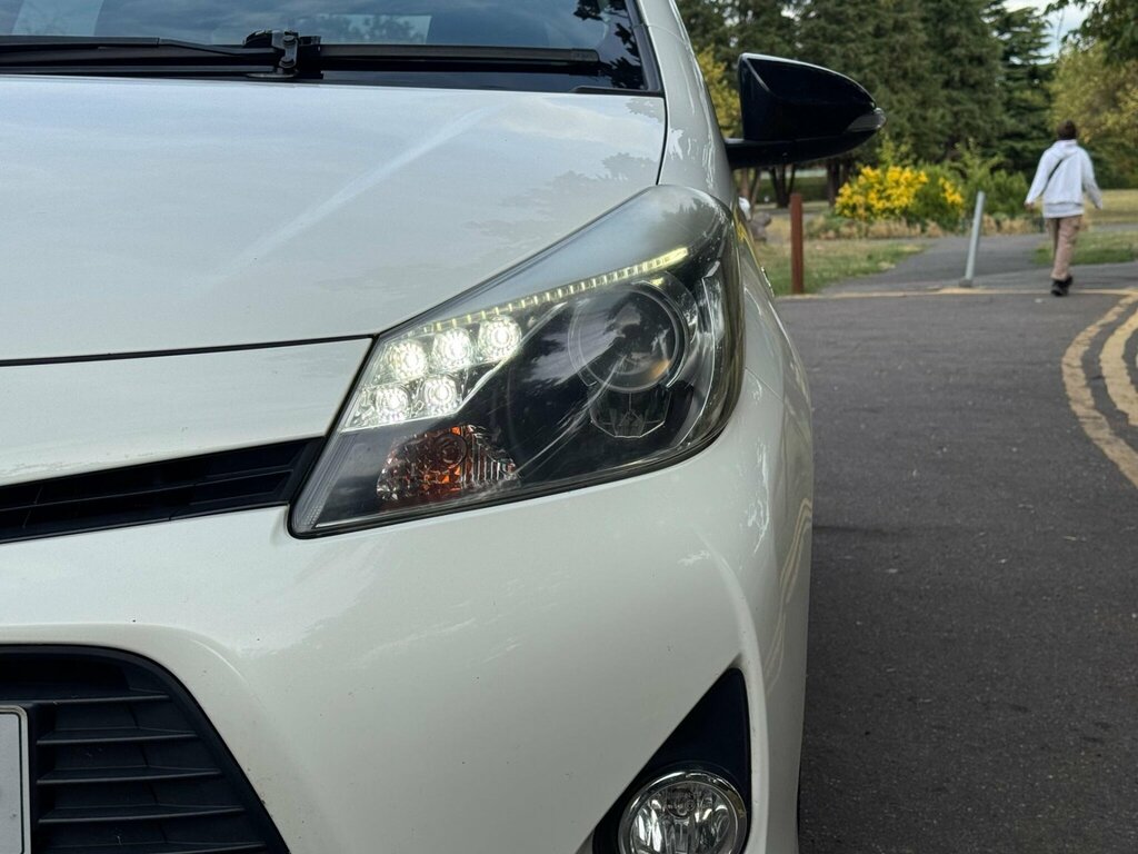 Toyota Yaris Hatchback White #46