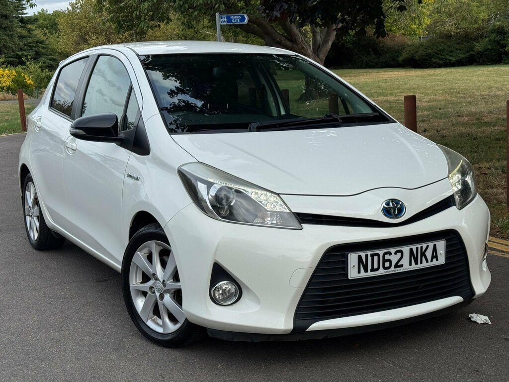 Toyota Yaris 1.5 Vvt-h T Spirit Cvt Euro 5 White