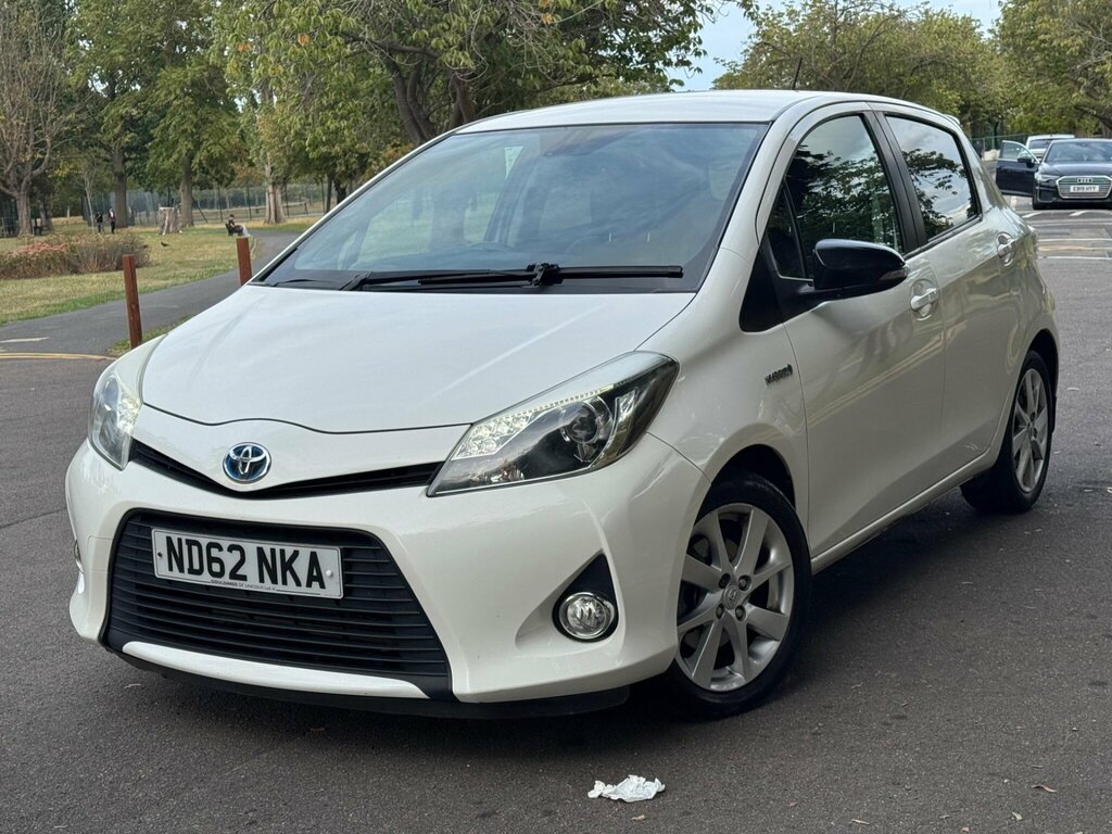Toyota Yaris 1.5 Vvt-h T Spirit Cvt Euro 5 White #3