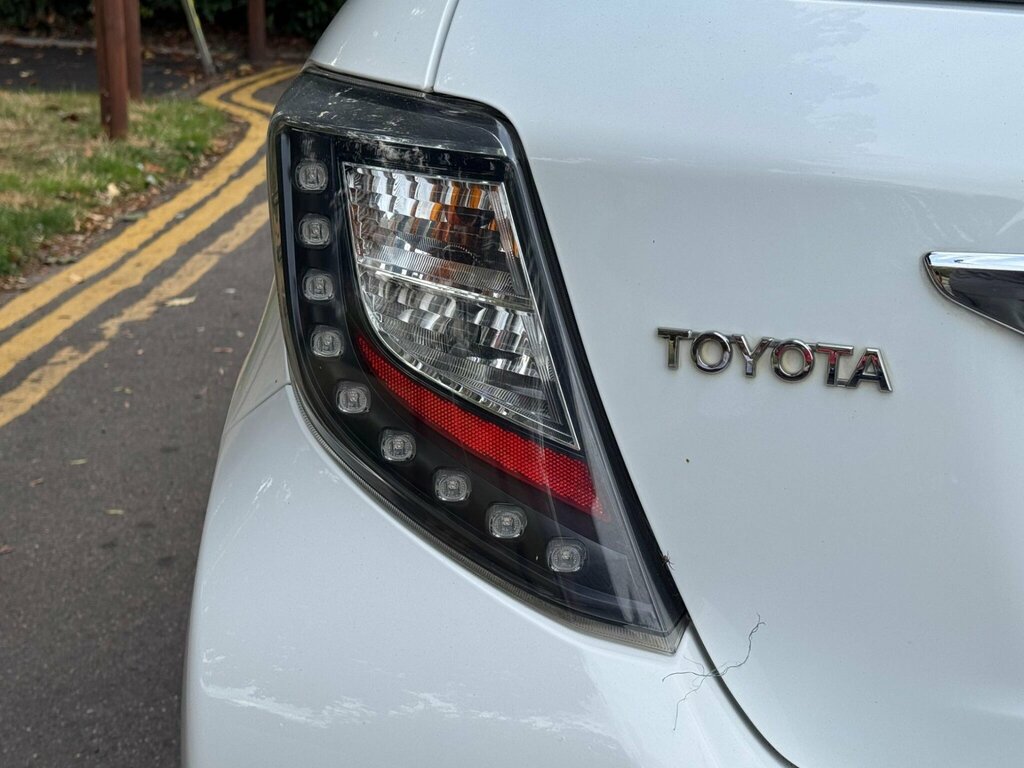 Toyota Yaris Hatchback White #44