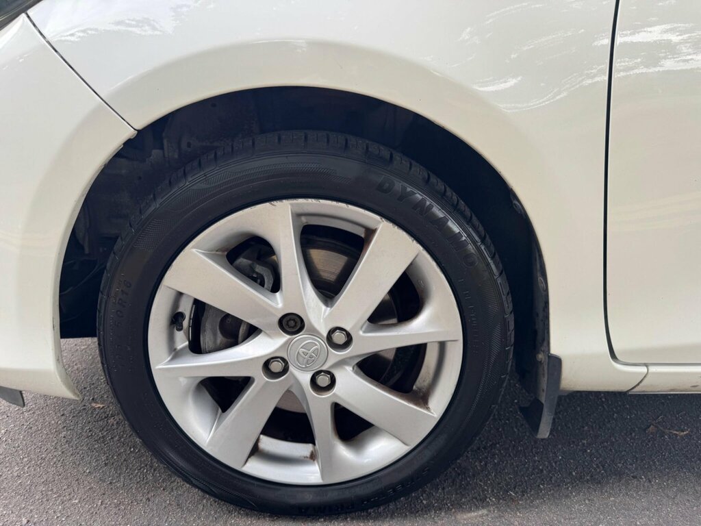 Toyota Yaris Hatchback White #36