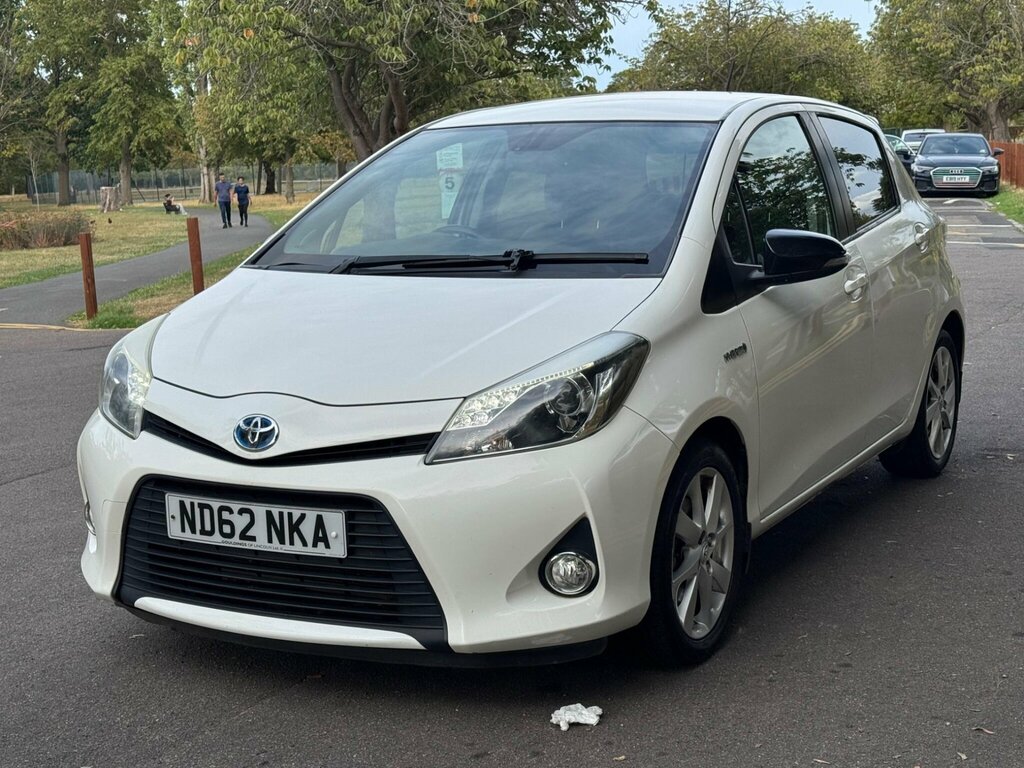 Toyota Yaris 1.5 Vvt-h T Spirit Cvt Euro 5 White #6