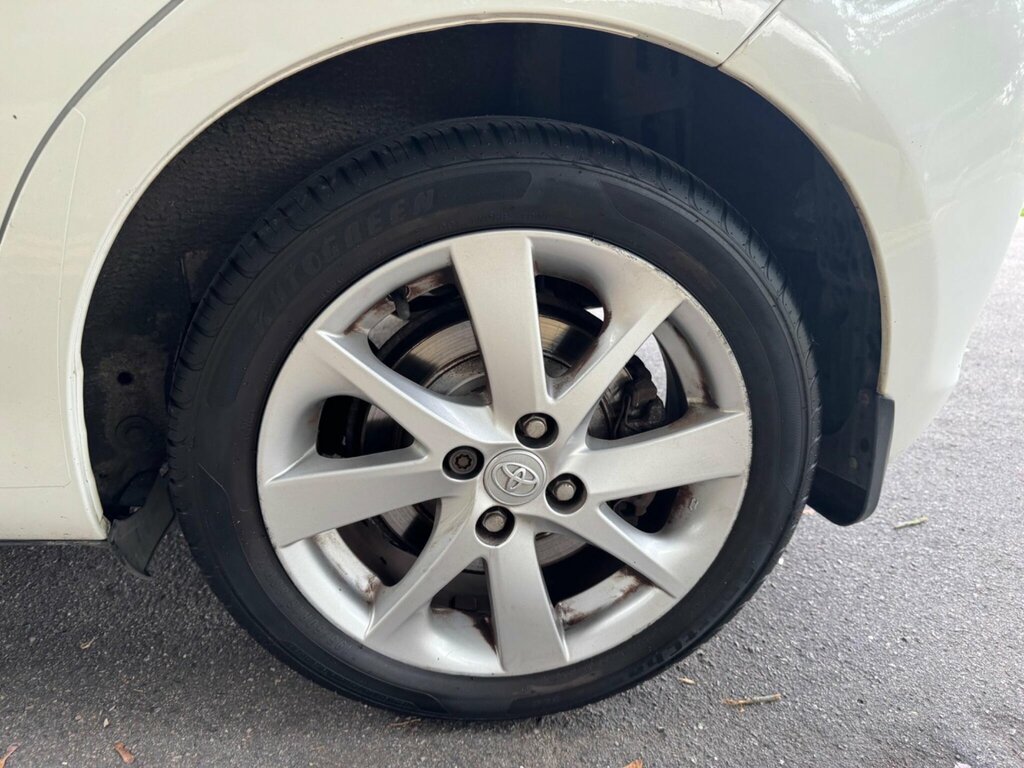 Toyota Yaris Hatchback White #35