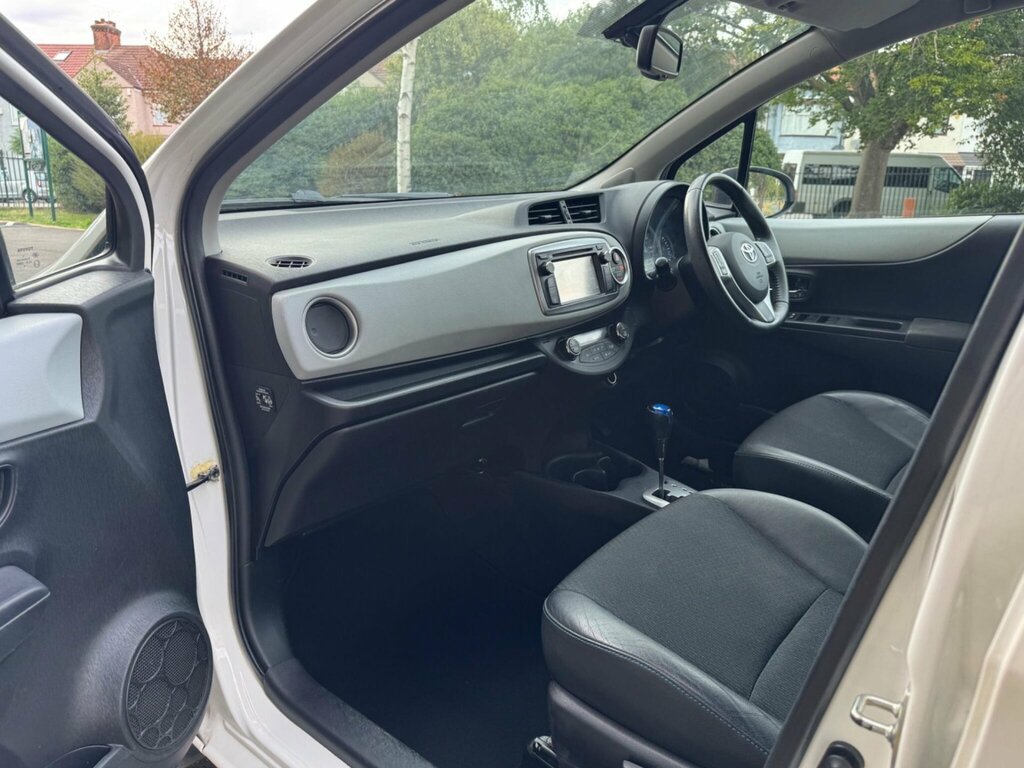 Toyota Yaris Hatchback White #11