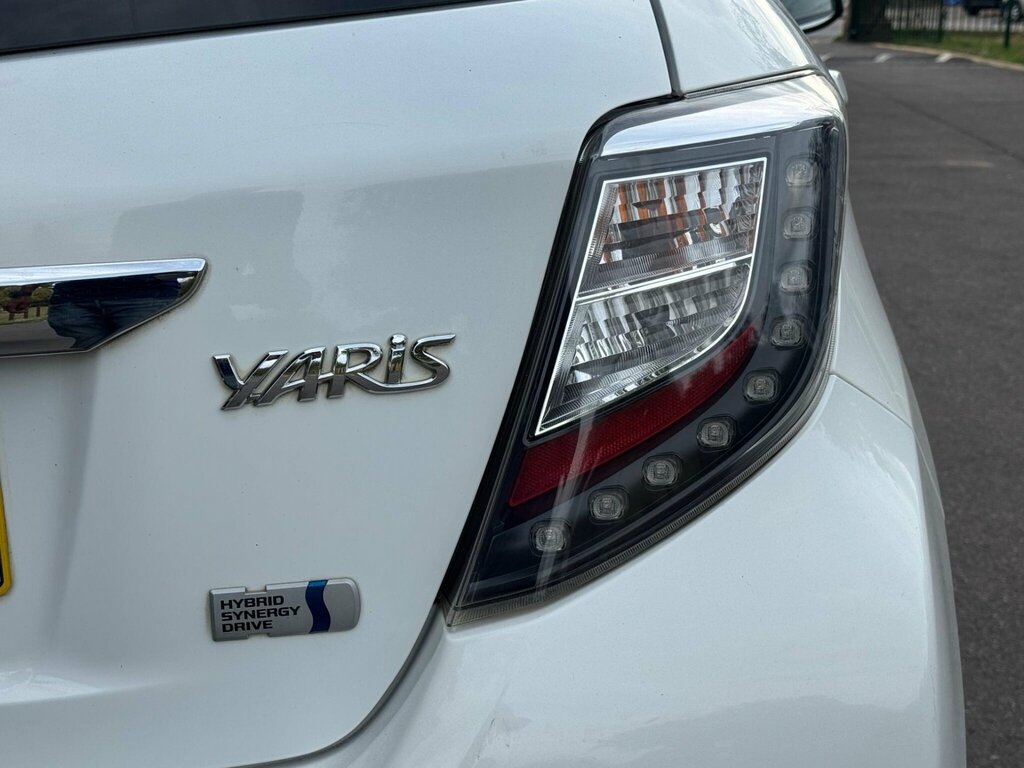 Toyota Yaris Hatchback White #47