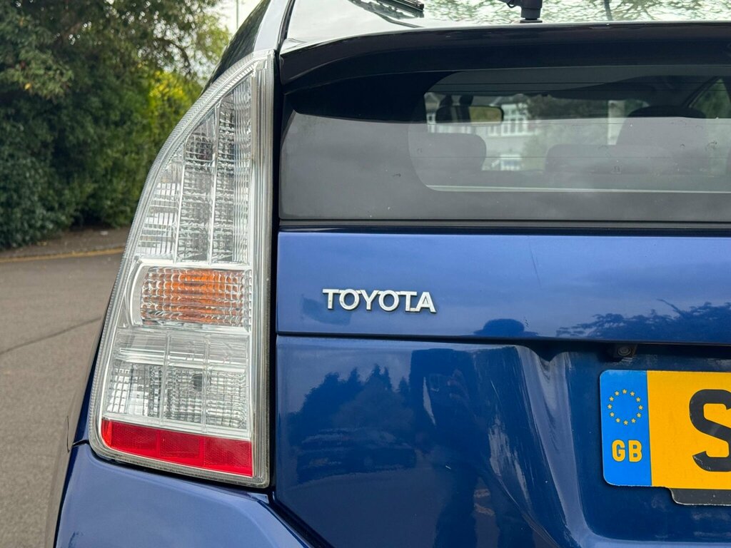 Toyota Prius Saloon Silver #53