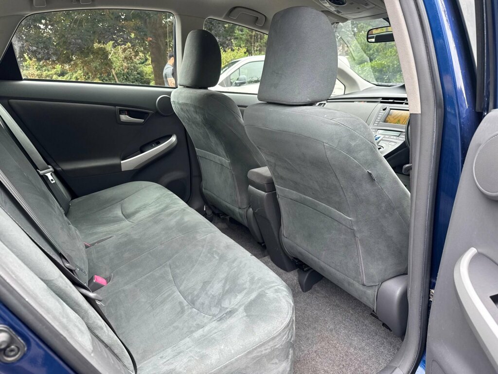 Toyota Prius Saloon Silver #20
