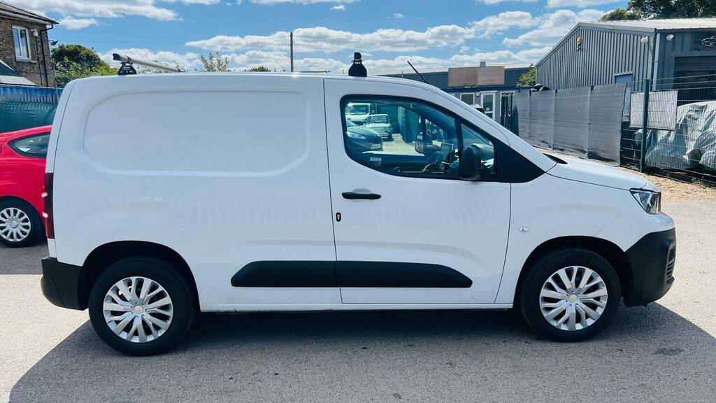 Peugeot Partner 1.5 Bluehdi 1000 Professional Premium Standard P White #2