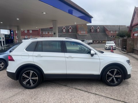 Volkswagen Tiguan Se Nav Tsi White #4