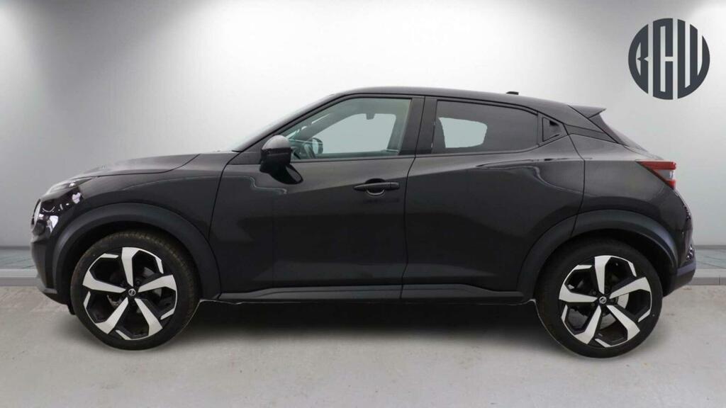 Nissan Juke Tekna Black #6