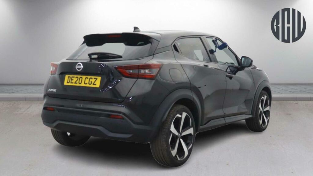 Nissan Juke Tekna Black #4