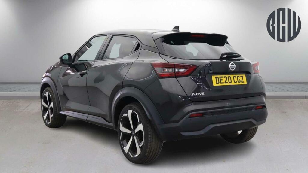 Nissan Juke Tekna Black #3