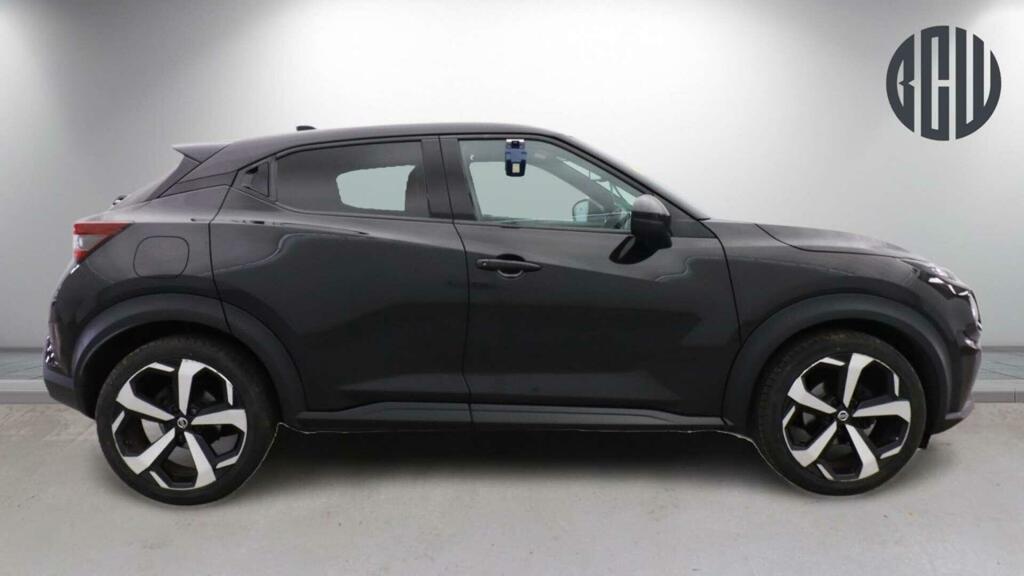 Nissan Juke Tekna Black #5