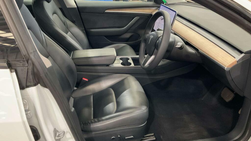 Citroen e-C4 100Kw Shine Plus 50Kwh White #9