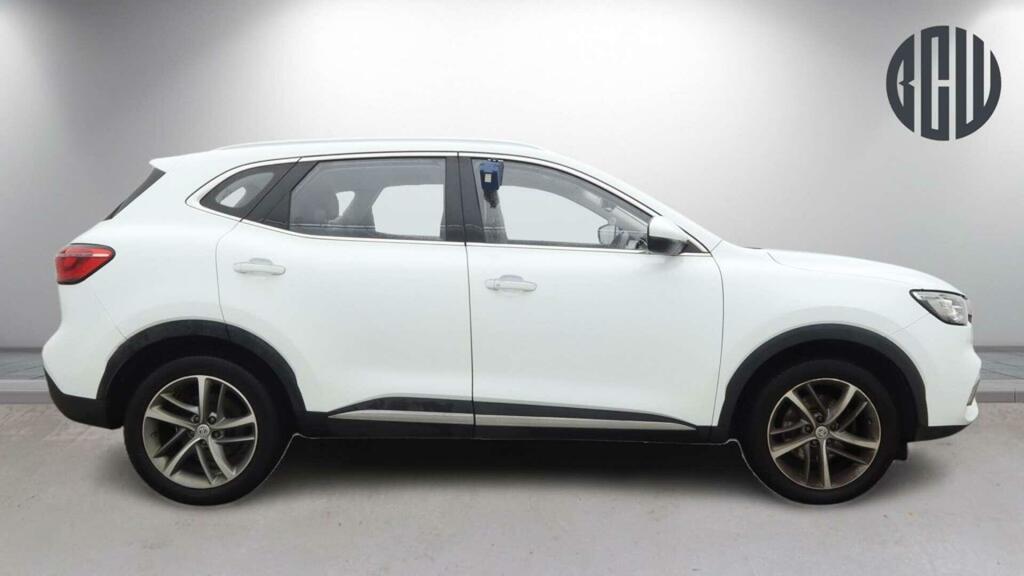 MG HS Exclusive White #5