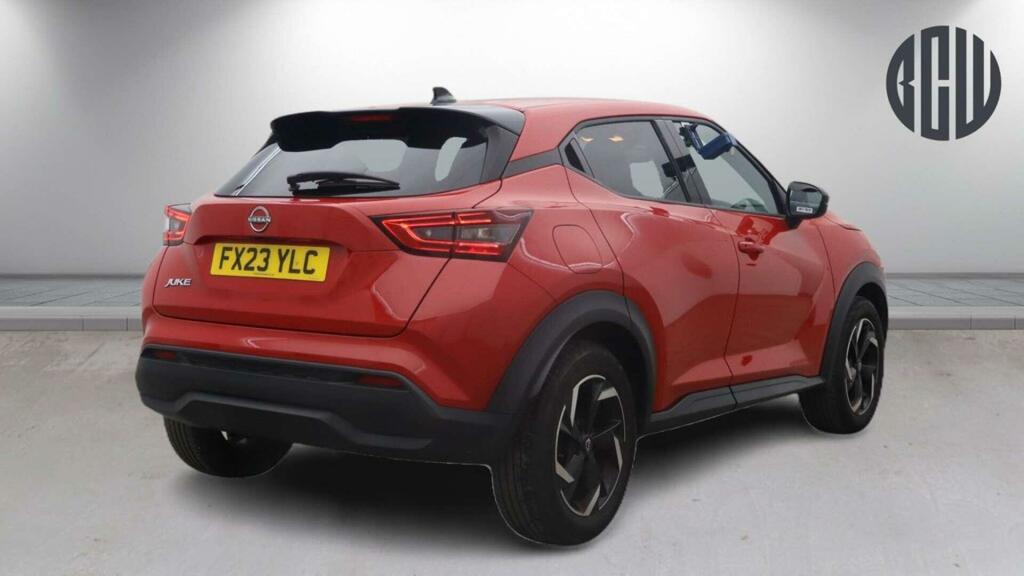Nissan Juke N-connecta Red #4
