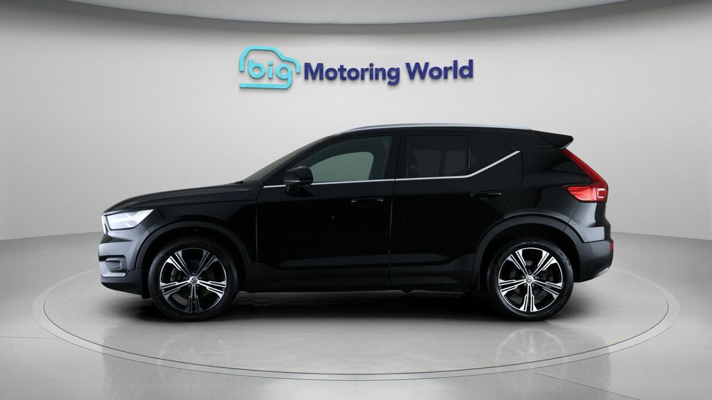 Volvo XC40 Inscription Pro LJ21NPU Black #4