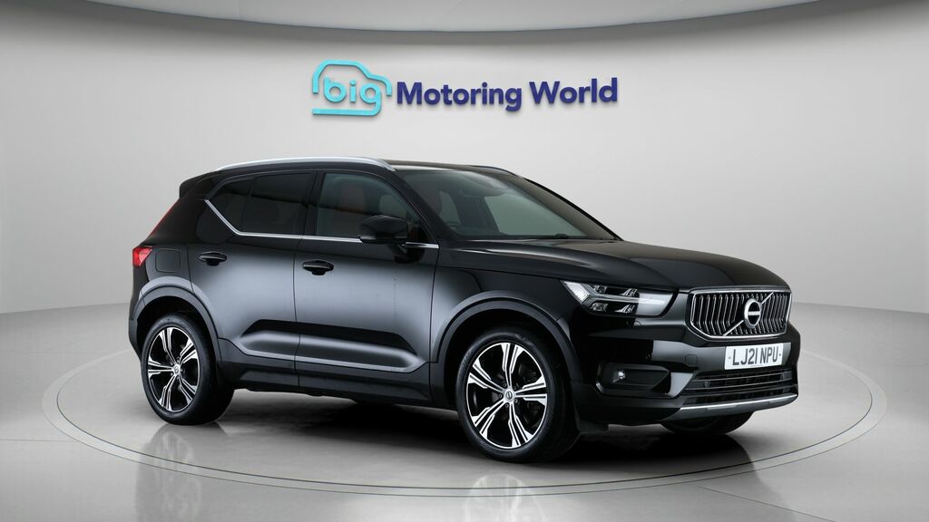Volvo XC40 Inscription Pro LJ21NPU Black