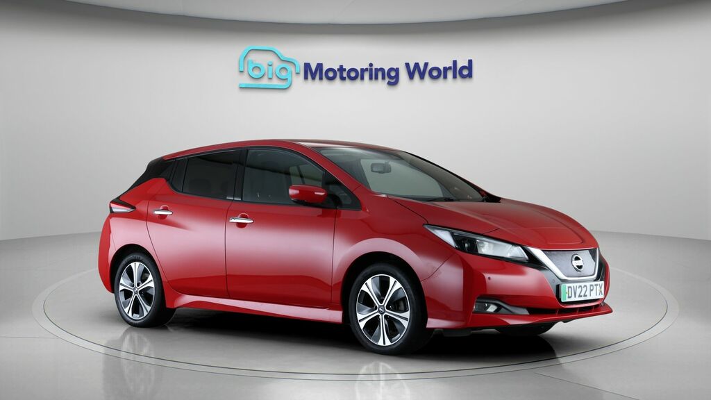 Nissan Leaf N-connecta Red