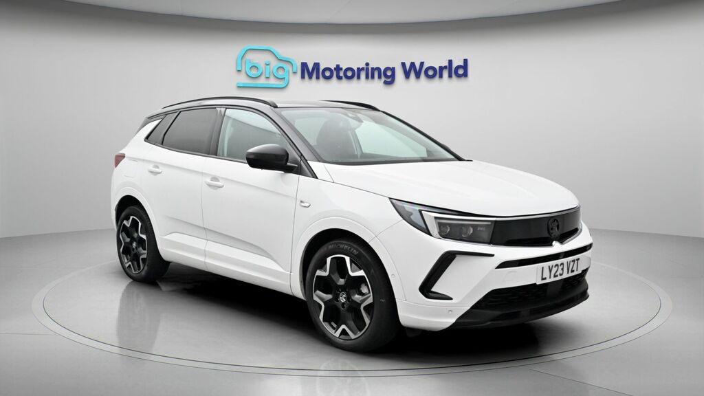Vauxhall Grandland Ultimate White