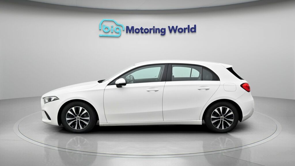 Mercedes-Benz A Class Se OV21VVJ White #4