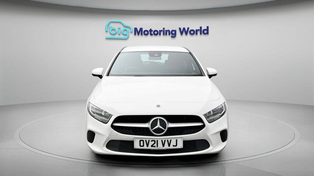 Mercedes-Benz A Class Se OV21VVJ White #2