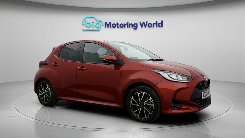 Toyota Yaris Design WG22CKP Red